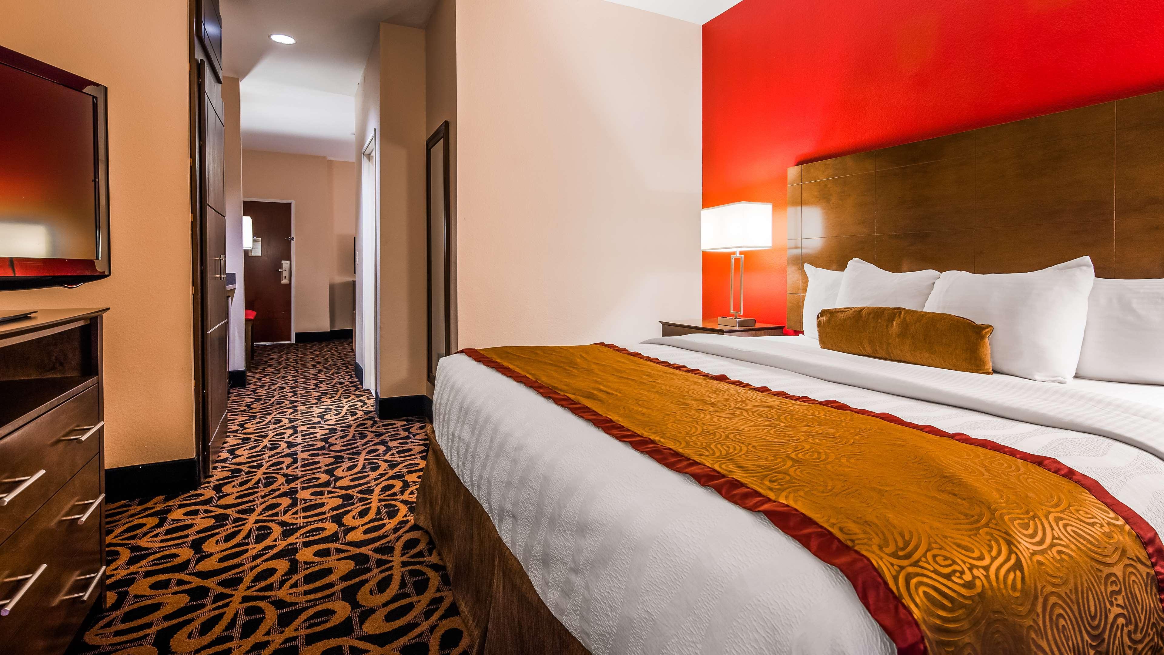 מונטיצ'לו Best Western Plus Brandywine Inn & Suites מראה חיצוני תמונה