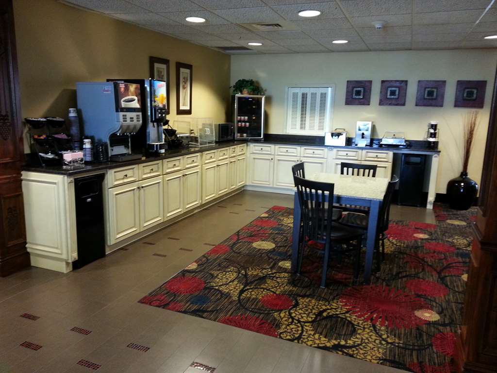 מונטיצ'לו Best Western Plus Brandywine Inn & Suites מסעדה תמונה