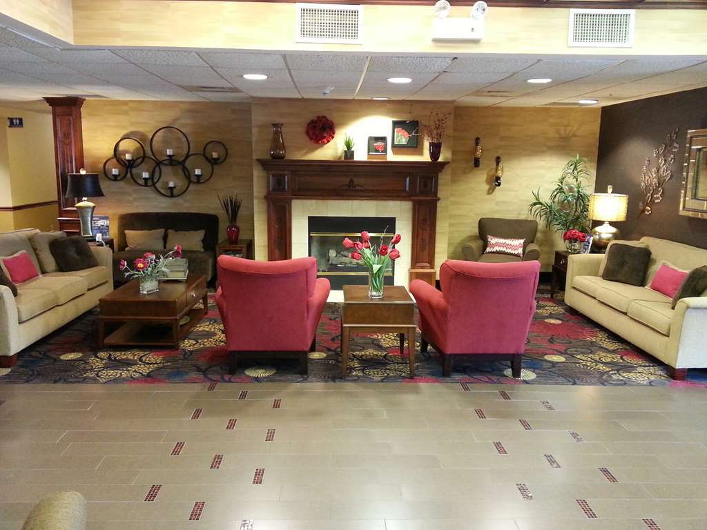 מונטיצ'לו Best Western Plus Brandywine Inn & Suites מראה פנימי תמונה